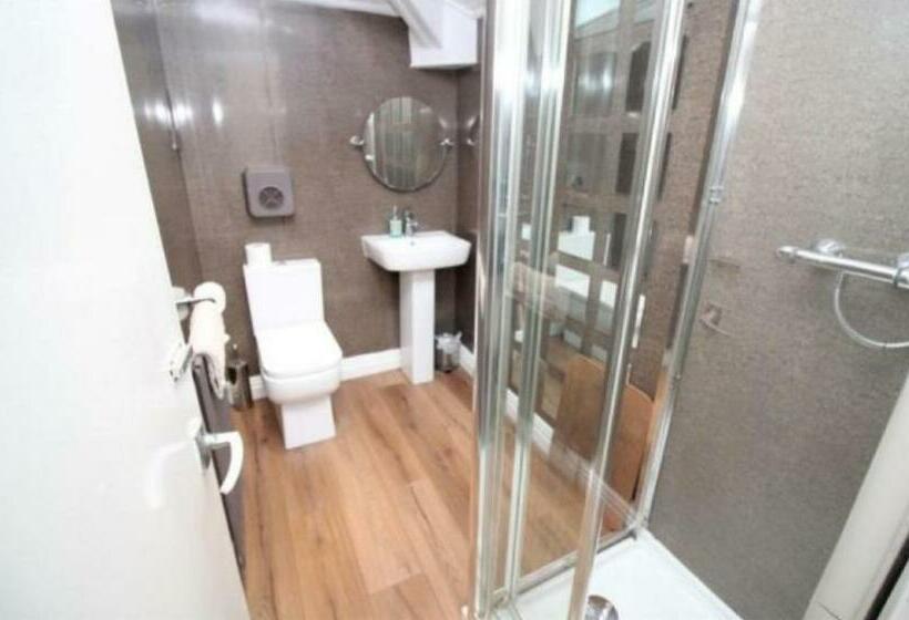 펜션 Barrie Guest House