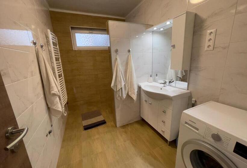 پانسیون Grátisz Apartman Siófok