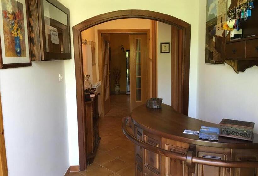 بنسيون Il Bucaneve