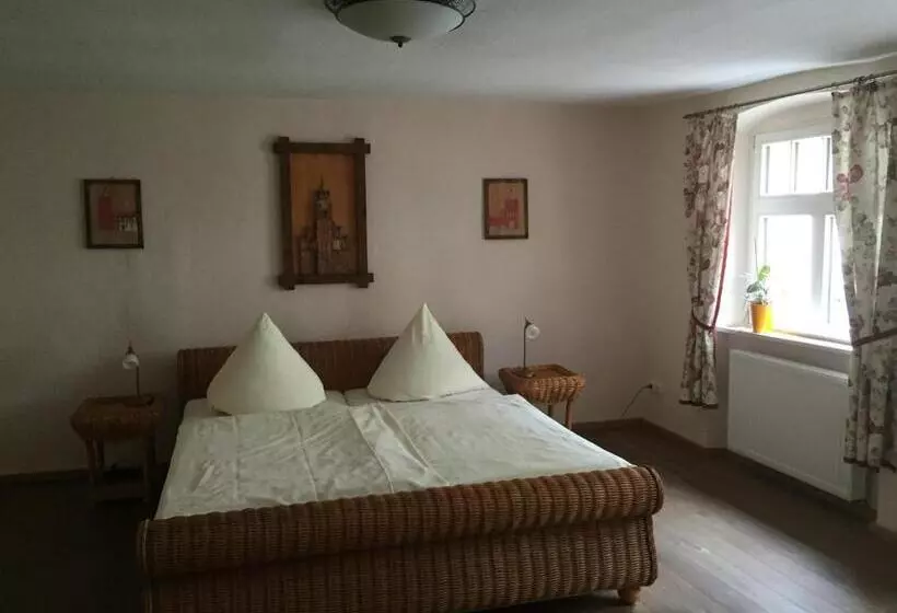 Rathaus Pension 1685