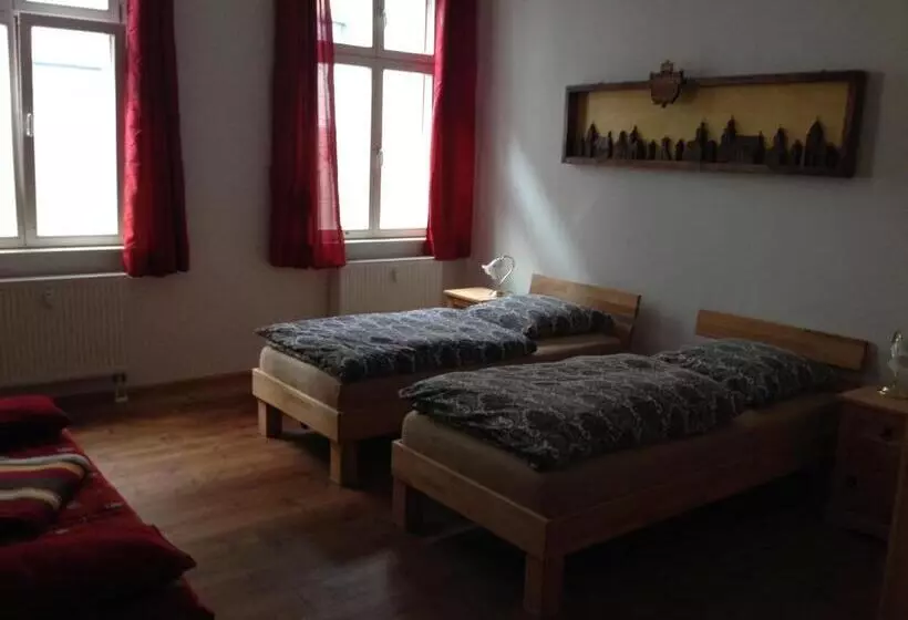 Rathaus Pension 1685