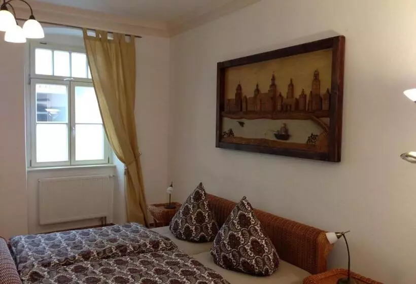 Rathaus Pension 1685