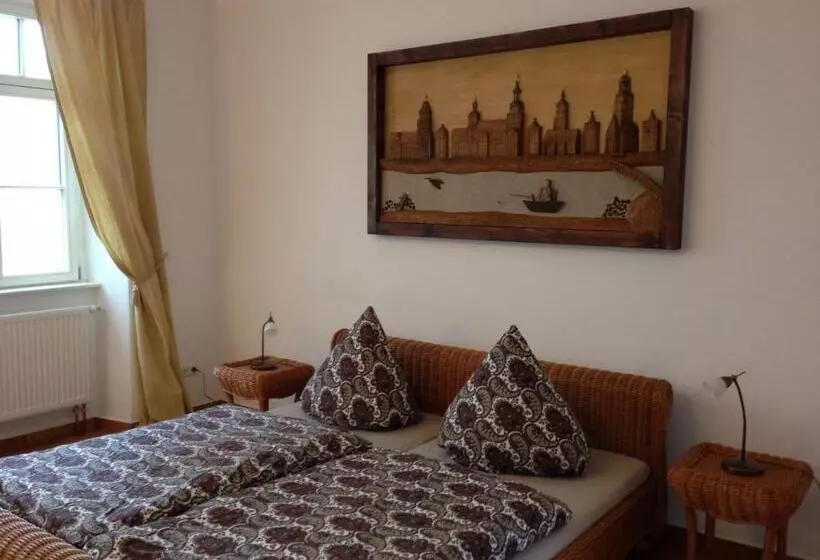 Rathaus Pension 1685