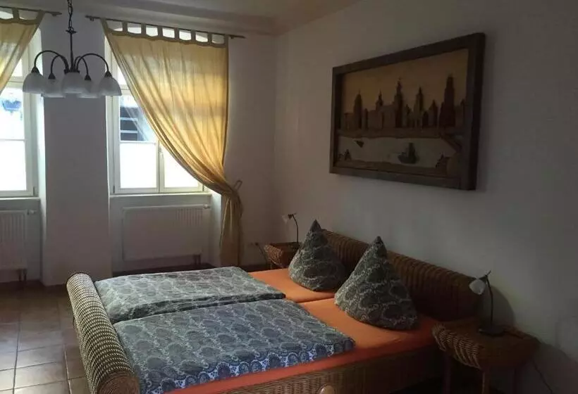 Rathaus Pension 1685