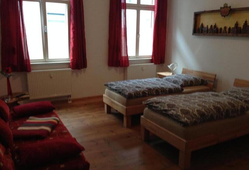 Rathaus Pension 1685