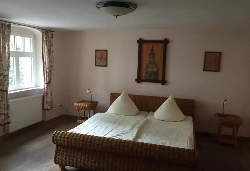 Rathaus Pension 1685