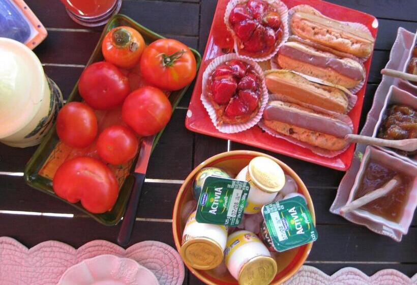 Mas Du Roc Bed & Breakfast