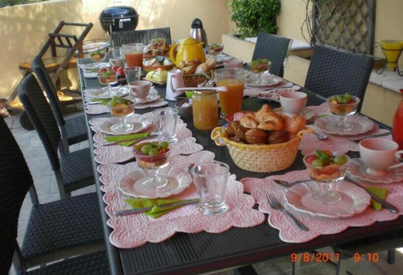 Mas Du Roc Bed & Breakfast