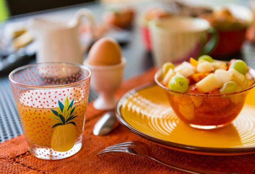 Mas Du Roc Bed & Breakfast