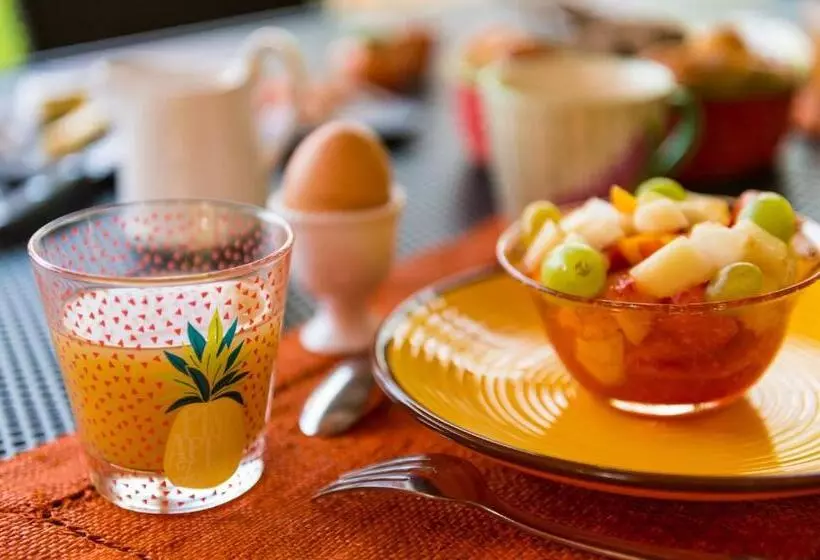 Mas Du Roc Bed & Breakfast