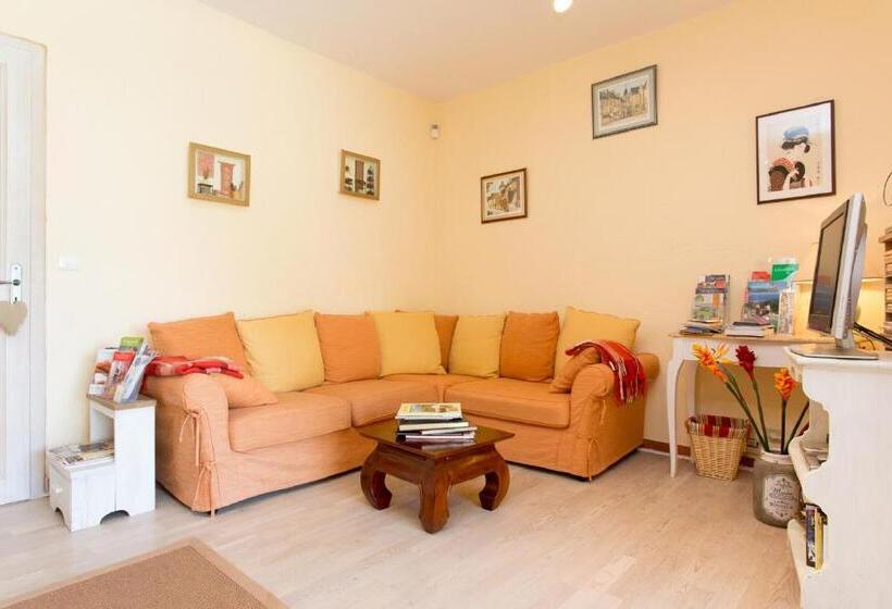 Mas Du Roc Bed & Breakfast