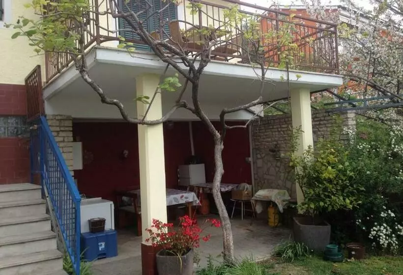 پانسیون Apartments And Rooms Knez