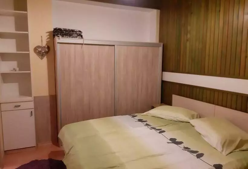 پانسیون Apartments And Rooms Knez