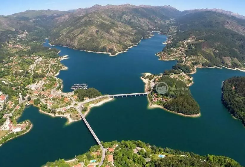 Majatalo Beira Rio Do Gerês