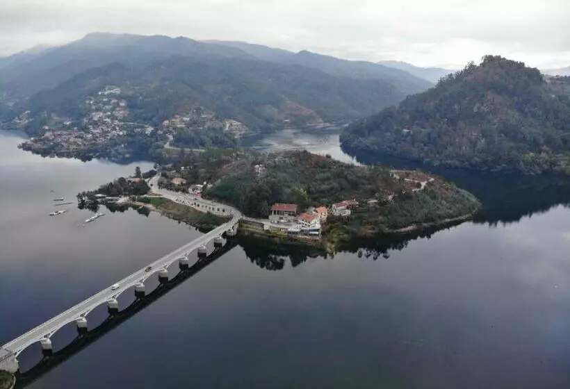 Majatalo Beira Rio Do Gerês