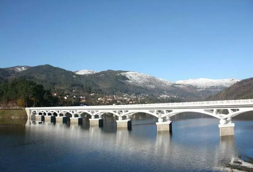 Majatalo Beira Rio Do Gerês