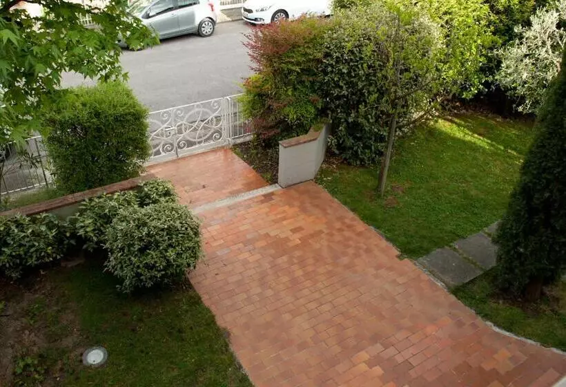 پانسیون Casa Corinna