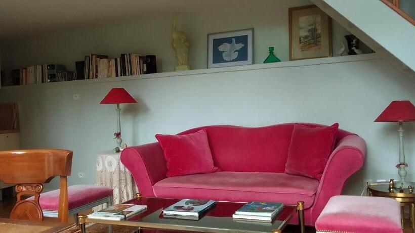 بنسيون L Orangerie White Palacio