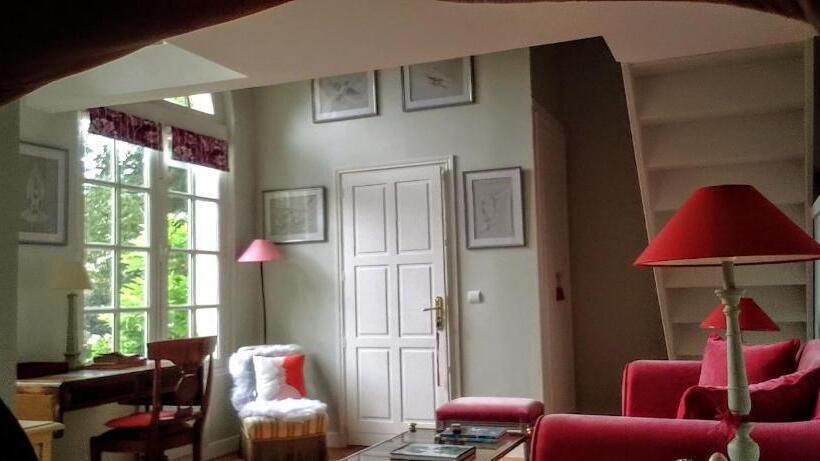 بنسيون L Orangerie White Palacio