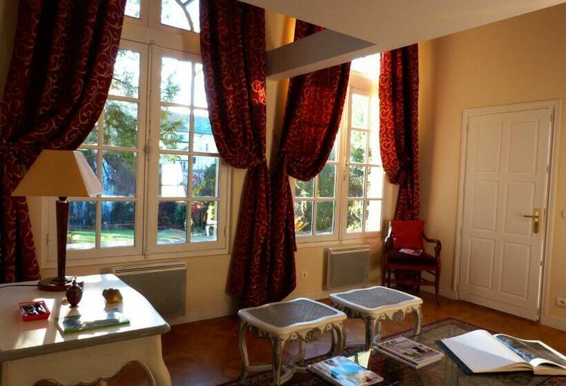 بنسيون L Orangerie White Palacio