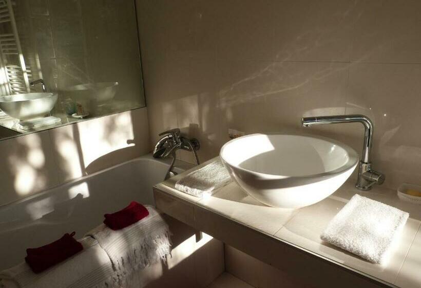 بنسيون L Orangerie White Palacio