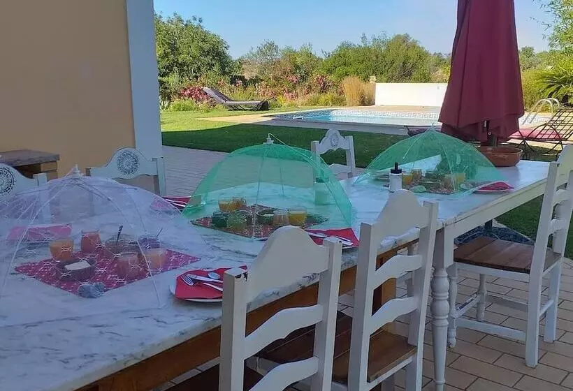 تختخواب و صبحانه Casa Dos Ventos