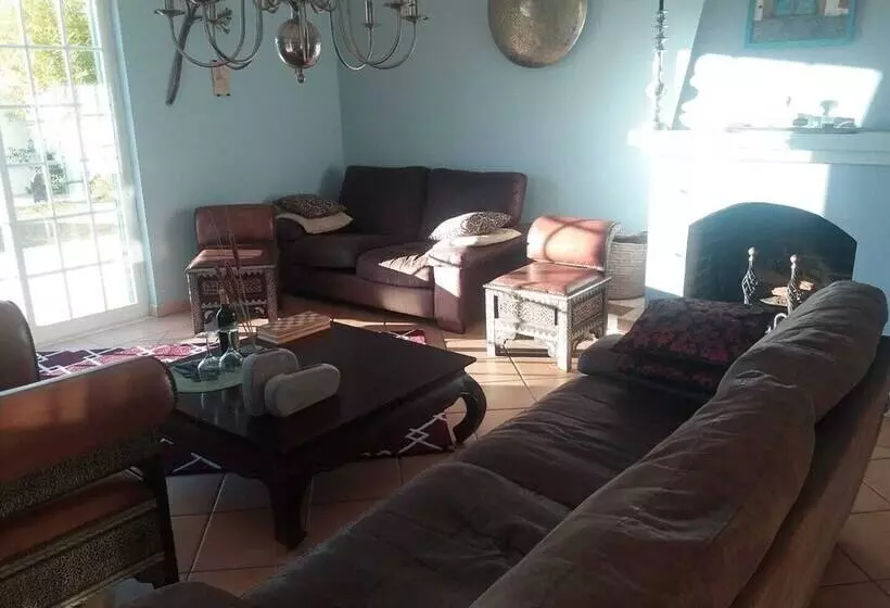 تختخواب و صبحانه Casa Dos Ventos