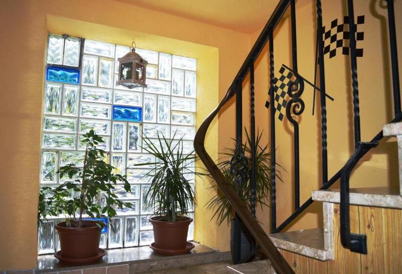 住宿加早餐  Franky House Am Nürburgring