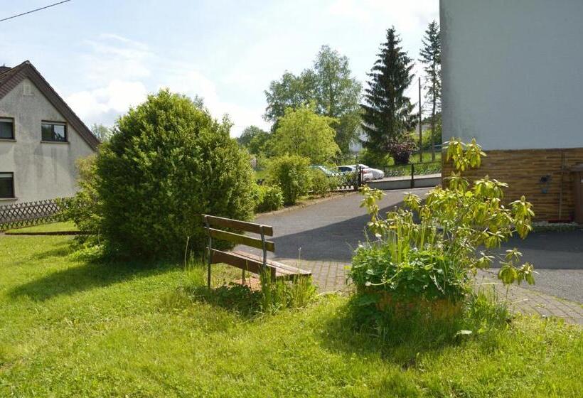 住宿加早餐  Franky House Am Nürburgring