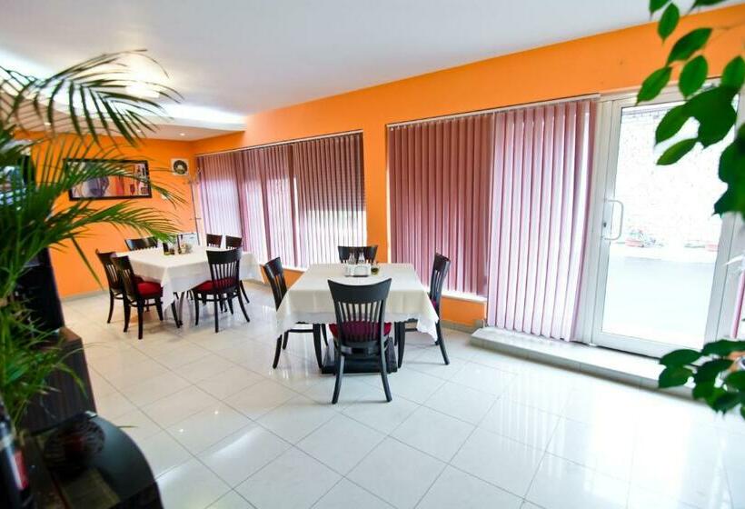 Family Hotel Victoria Gold