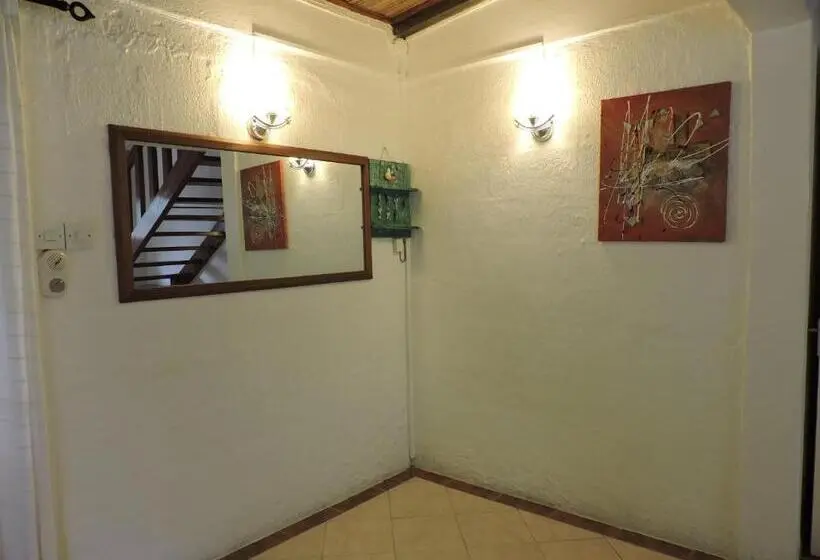 پانسیون Villa Soleil D’été