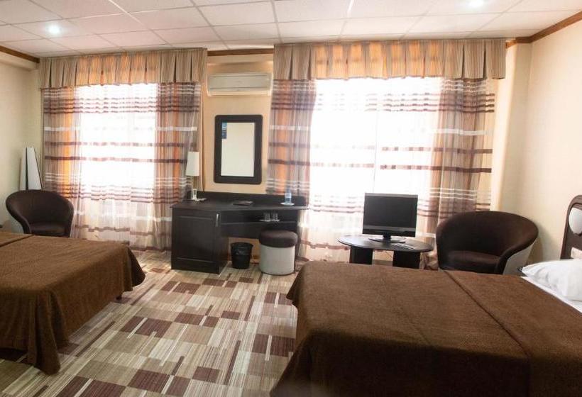 Отель Forum Plaza