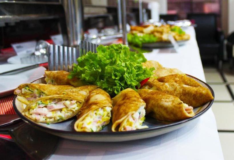 Отель Forum Plaza