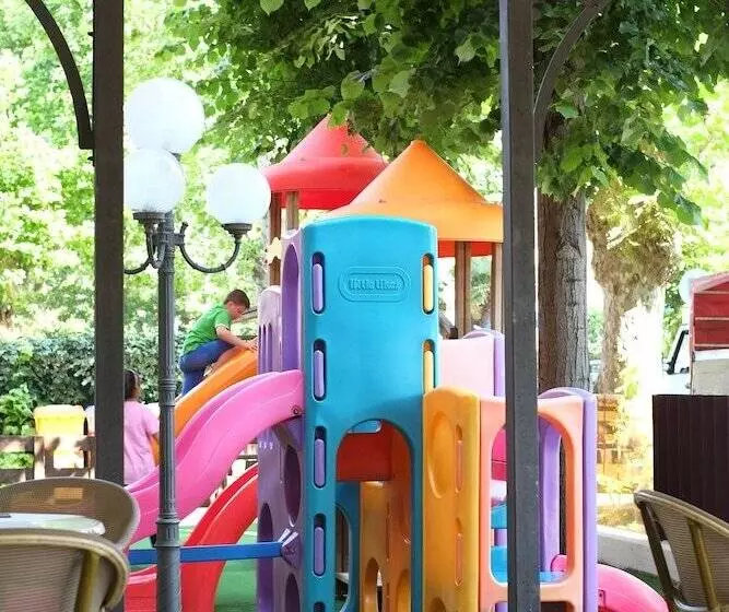 هتل Fra I Pini