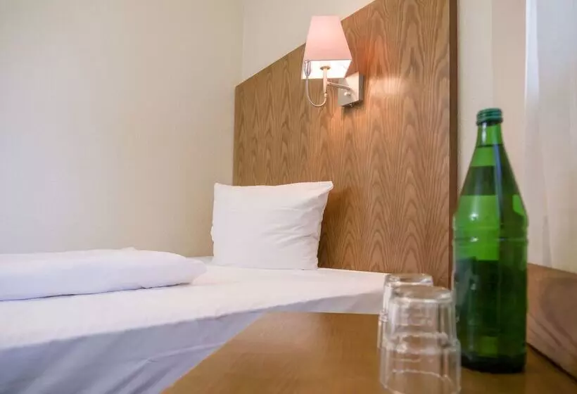 酒店 Königstein Kiel By Tulip Inn