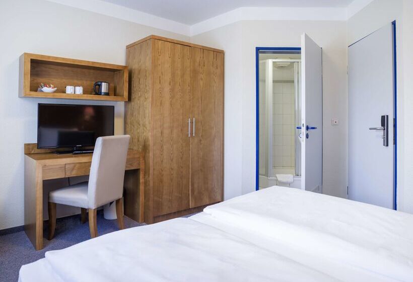 호텔 Königstein Kiel By Tulip Inn