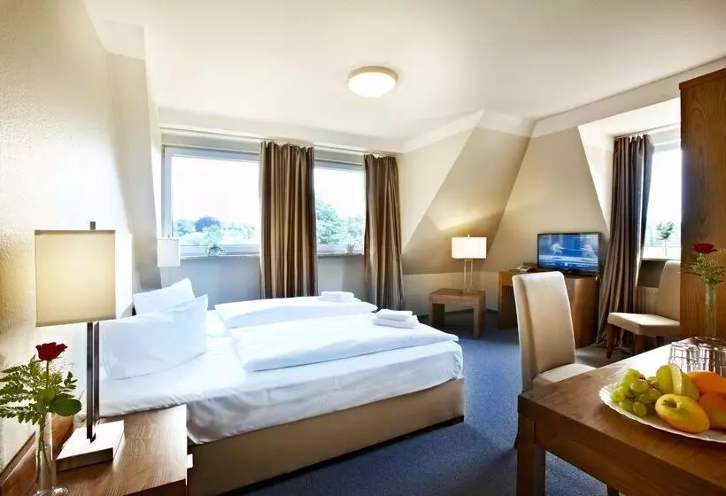 酒店 Königstein Kiel By Tulip Inn