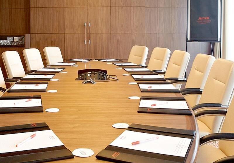 Lingfield Park Marriott Hotel & Country Club