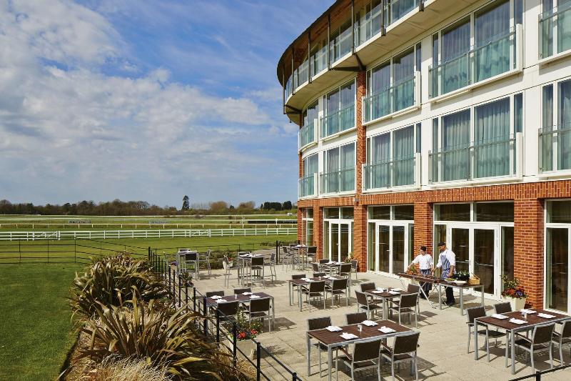 Lingfield Park Marriott Hotel & Country Club