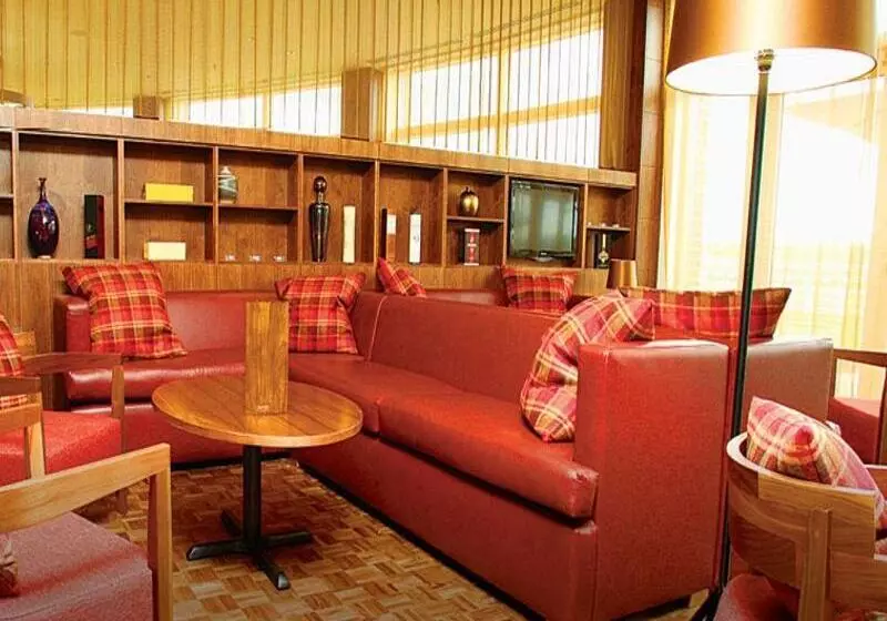 Lingfield Park Marriott Hotel & Country Club