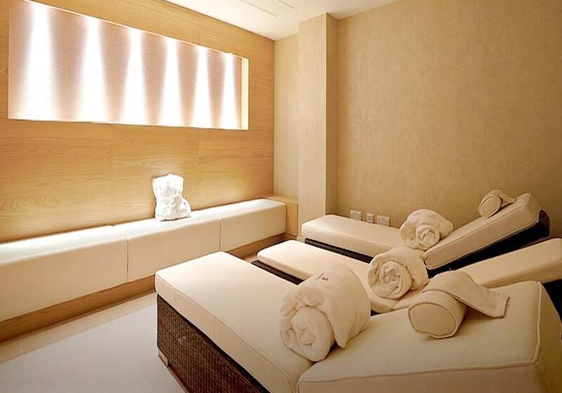 Lingfield Park Marriott Hotel & Country Club