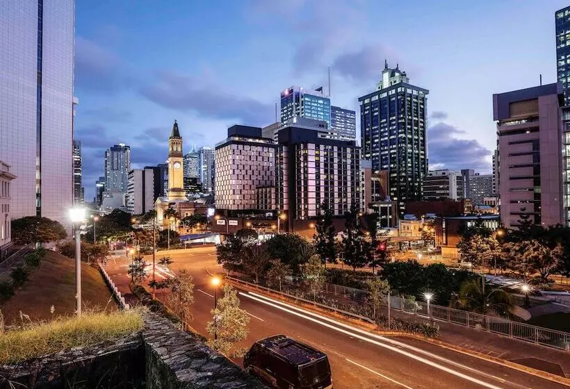 Отель Mercure Brisbane King George Square