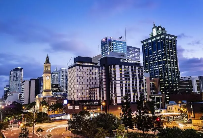 Отель Mercure Brisbane King George Square