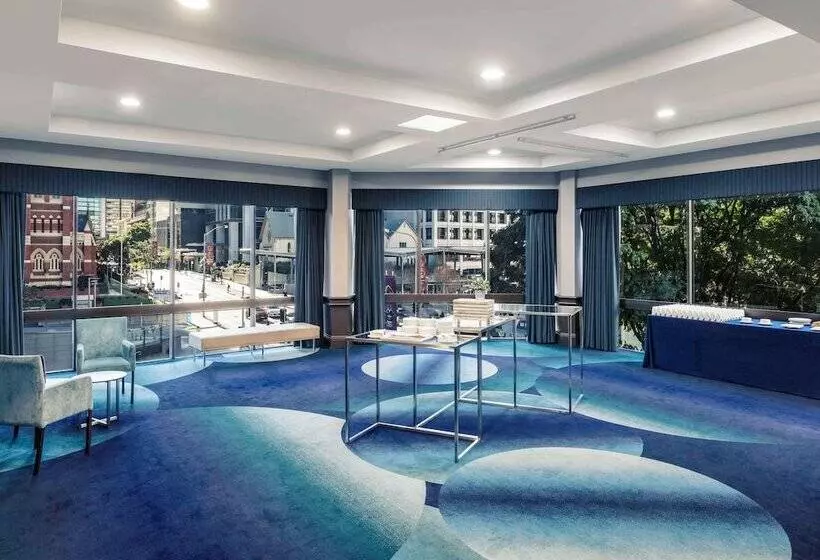 Отель Mercure Brisbane King George Square
