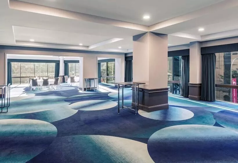 Отель Mercure Brisbane King George Square