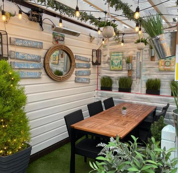 Отель Molesworth Arms