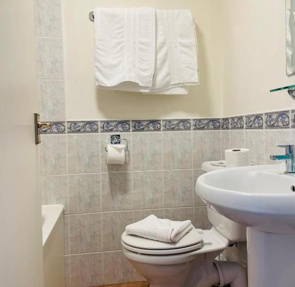 Отель Molesworth Arms