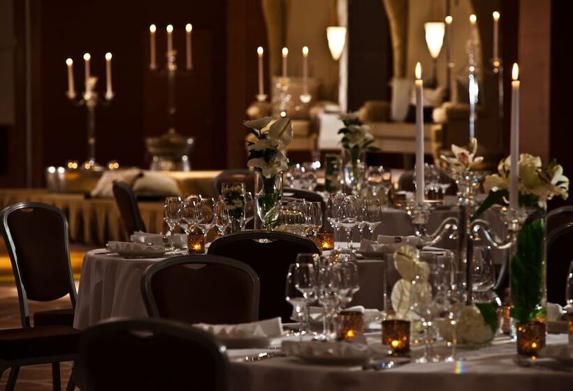 ホテル Renaissance Tlemcen