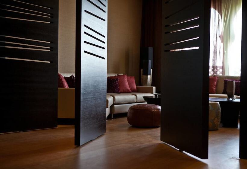 ホテル Renaissance Tlemcen