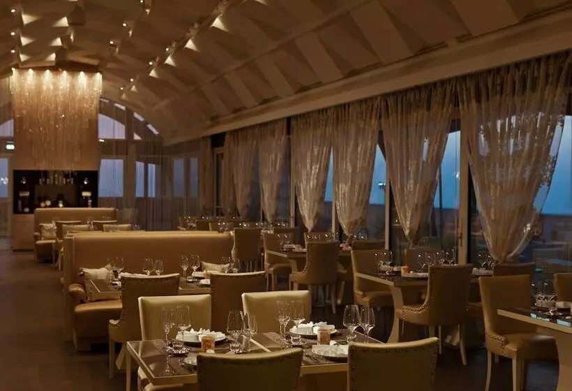 ホテル Renaissance Tlemcen